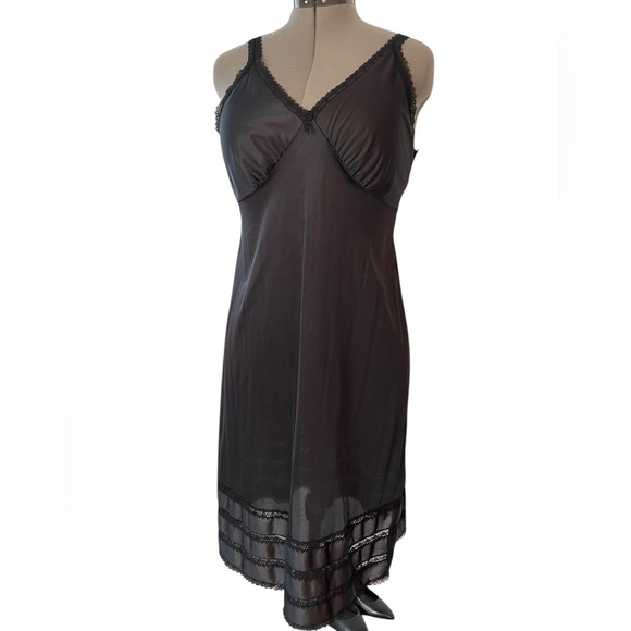 Vintage Sears Black Lace Nylon Slip Dress 38 Midi 70s 80s Whimsigoth Tiered Hem - Picture 3 of 10